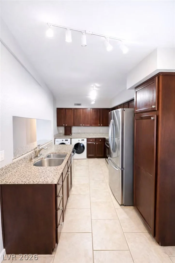2838 Loveland, Las Vegas, NV 89109