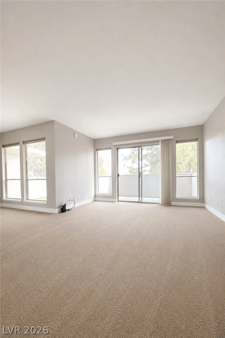 2838 Loveland, Las Vegas, NV 89109