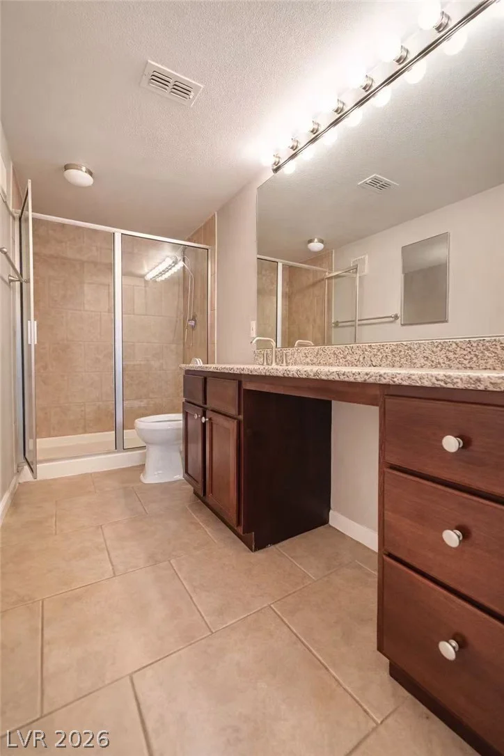 2838 Loveland, Las Vegas, NV 89109