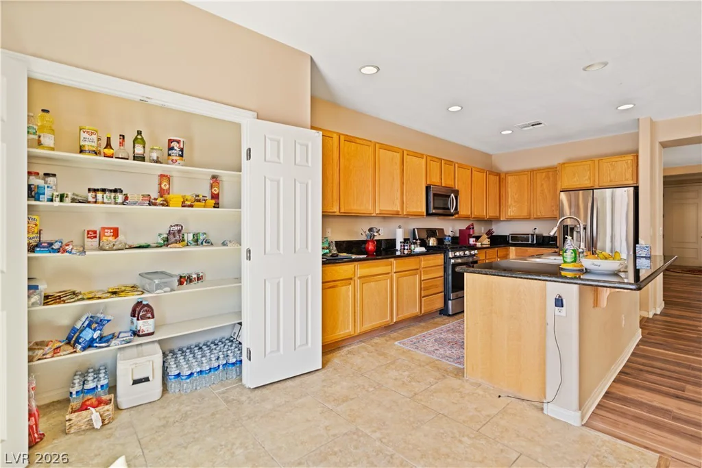 6417 Giant Oak, North Las Vegas, NV 89084