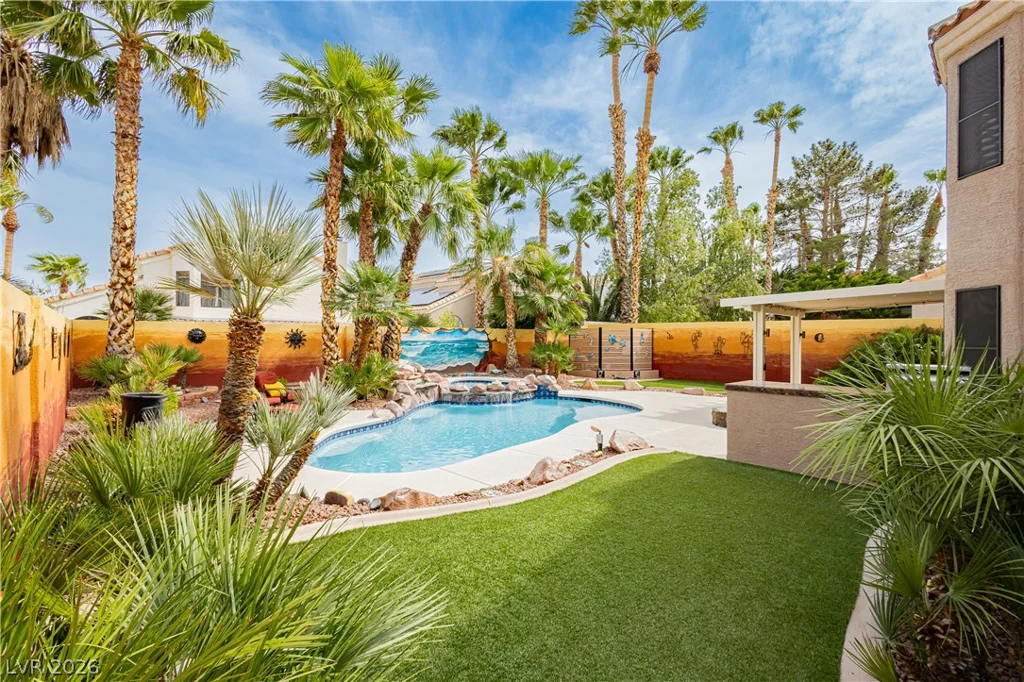 2212 Sapphire Valley, Las Vegas, NV 89128