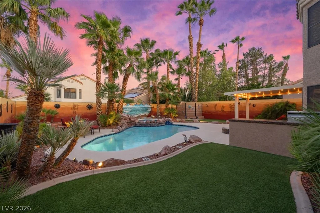 2212 Sapphire Valley, Las Vegas, NV 89128
