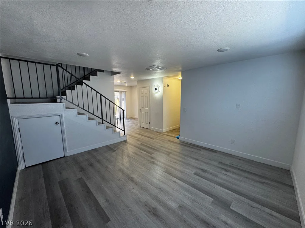6750 Del Rey, Las Vegas, NV 89146