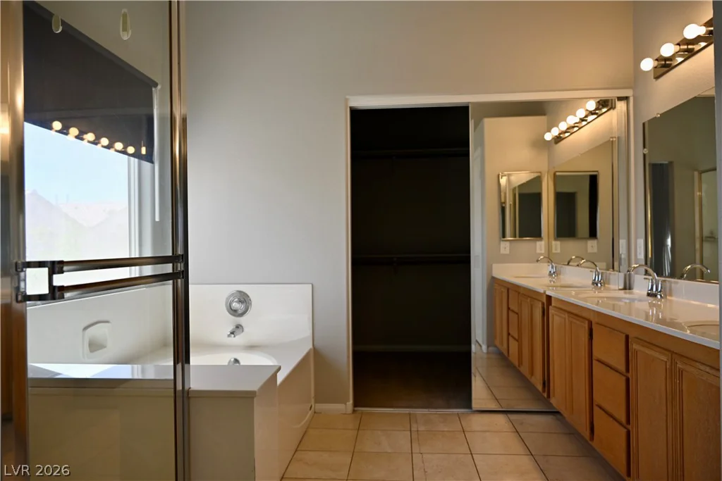 8829 Kingswood, Las Vegas, NV 89147