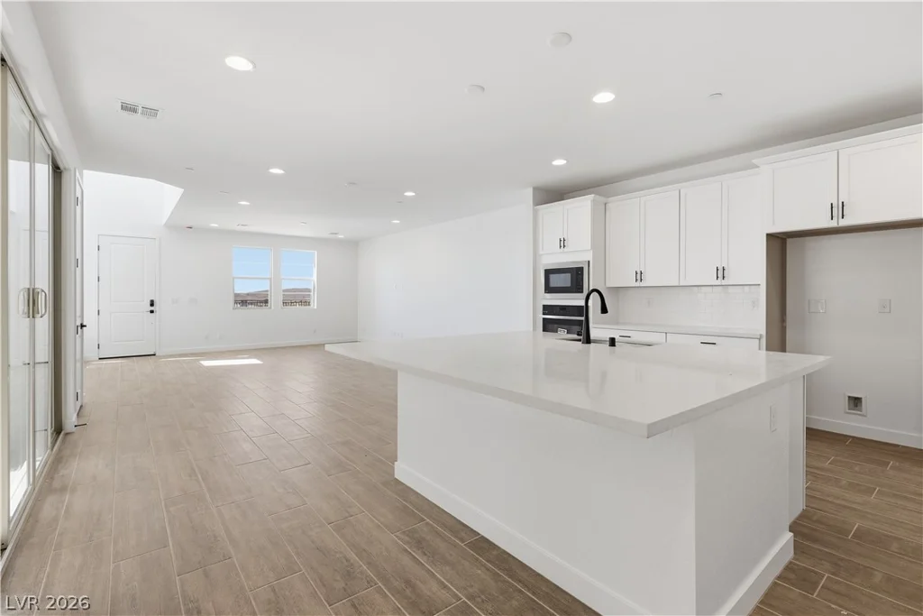 12135 Red Iris, Las Vegas, NV 89138