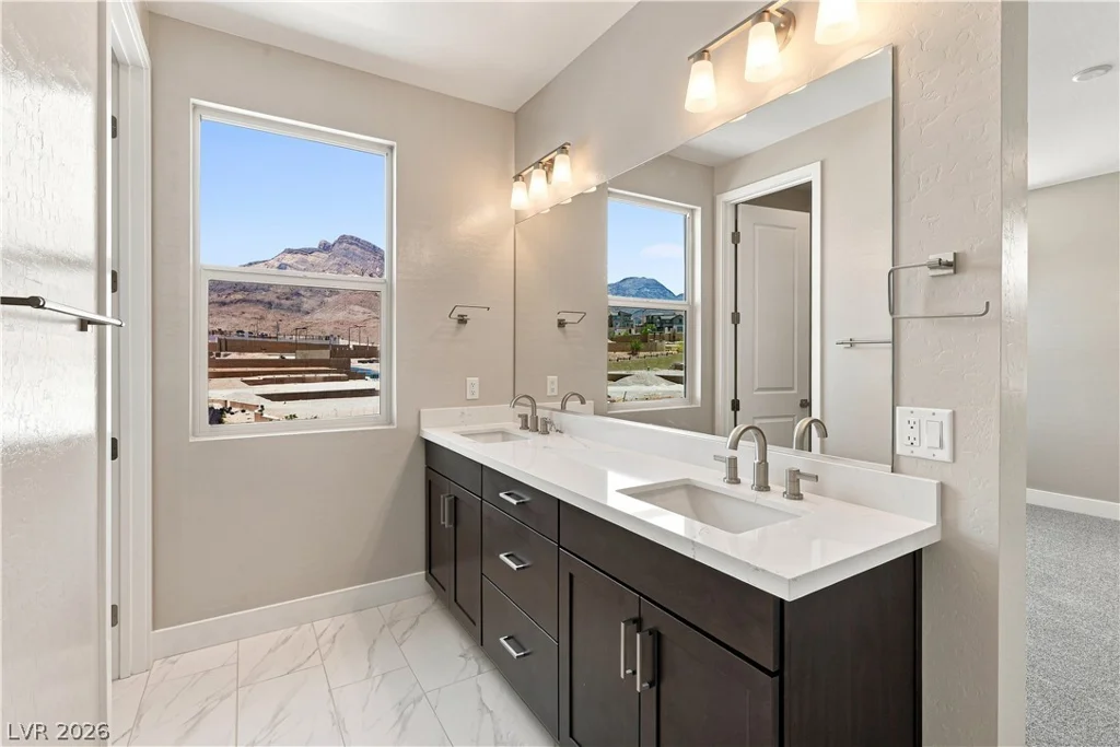 12119 Red Iris Ave, Las Vegas, NV 89138