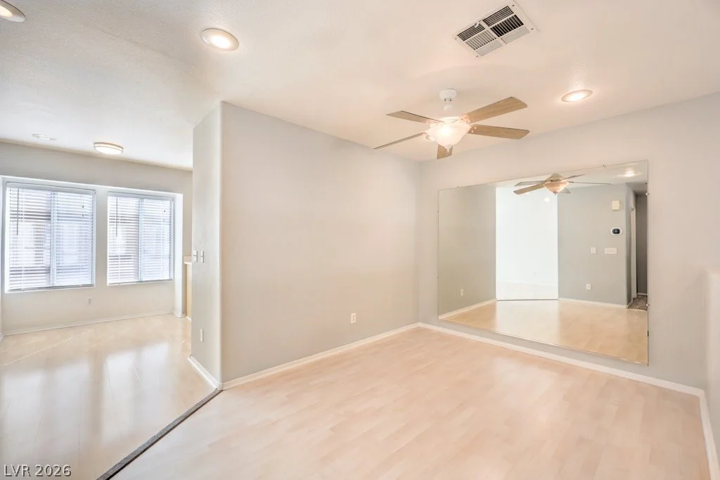 1513 Couples, Las Vegas, NV 89128