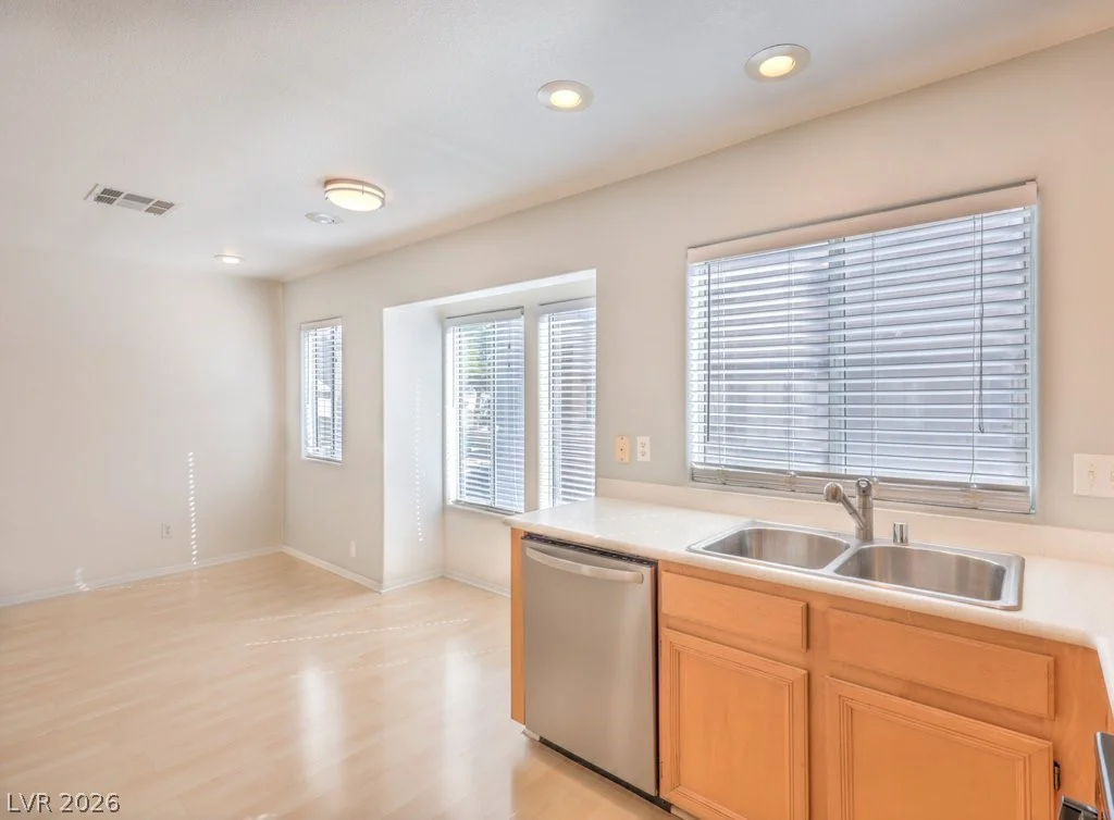 1513 Couples, Las Vegas, NV 89128