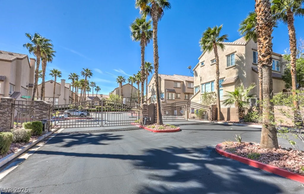 1513 Couples, Las Vegas, NV 89128