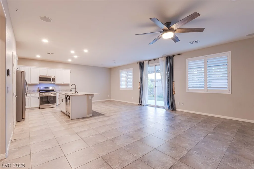 4507 Creekside Cavern, North Las Vegas, NV 89084