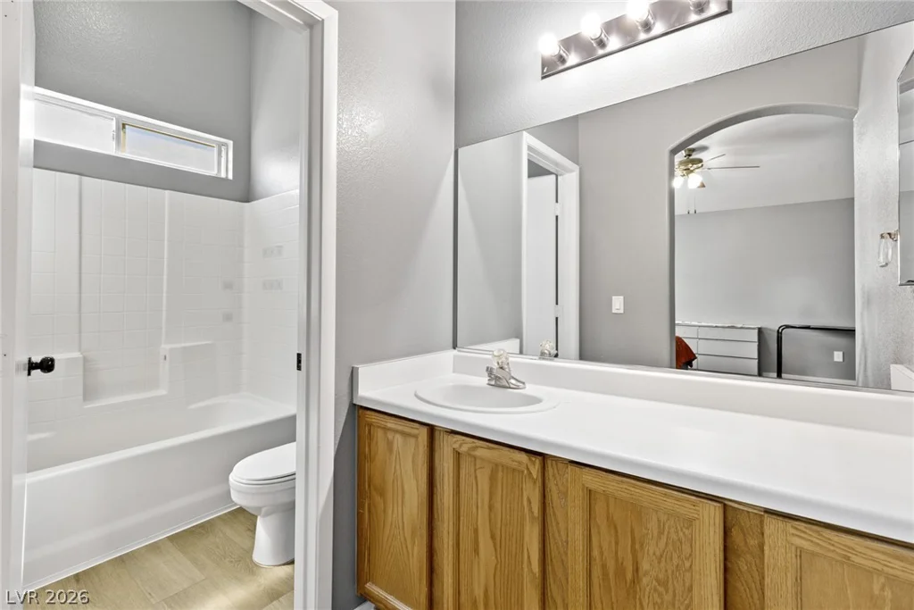 5968 Trickling Descent, Henderson, NV 89011