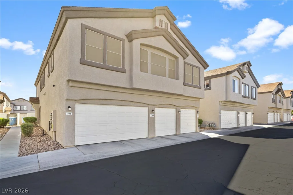 5968 Trickling Descent, Henderson, NV 89011