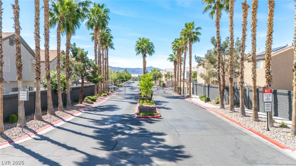 5968 Trickling Descent, Henderson, NV 89011