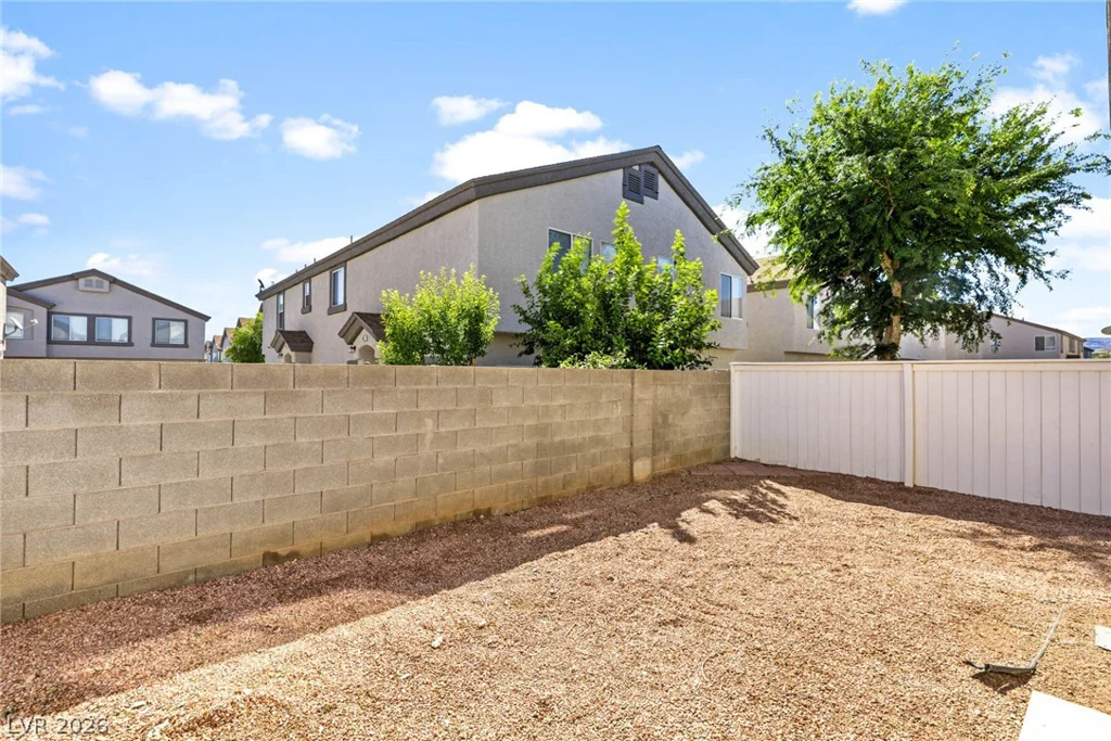 5968 Trickling Descent, Henderson, NV 89011