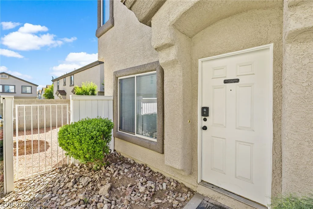 5968 Trickling Descent, Henderson, NV 89011
