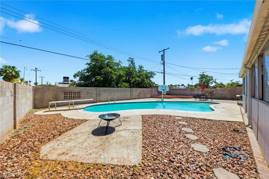 2529 Arenas, Las Vegas, NV 89102