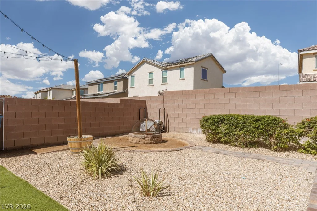 5825 Petrified Tree, North Las Vegas, NV 89081