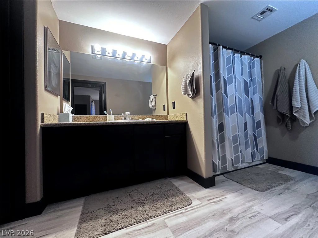 8000 Badura, Las Vegas, NV 89113