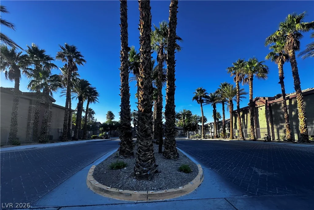 8000 Badura, Las Vegas, NV 89113