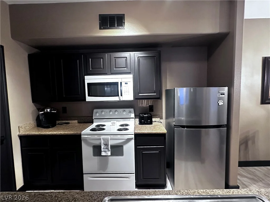 8000 Badura, Las Vegas, NV 89113