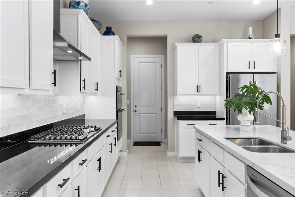 407 Gandara, Las Vegas, NV 89138
