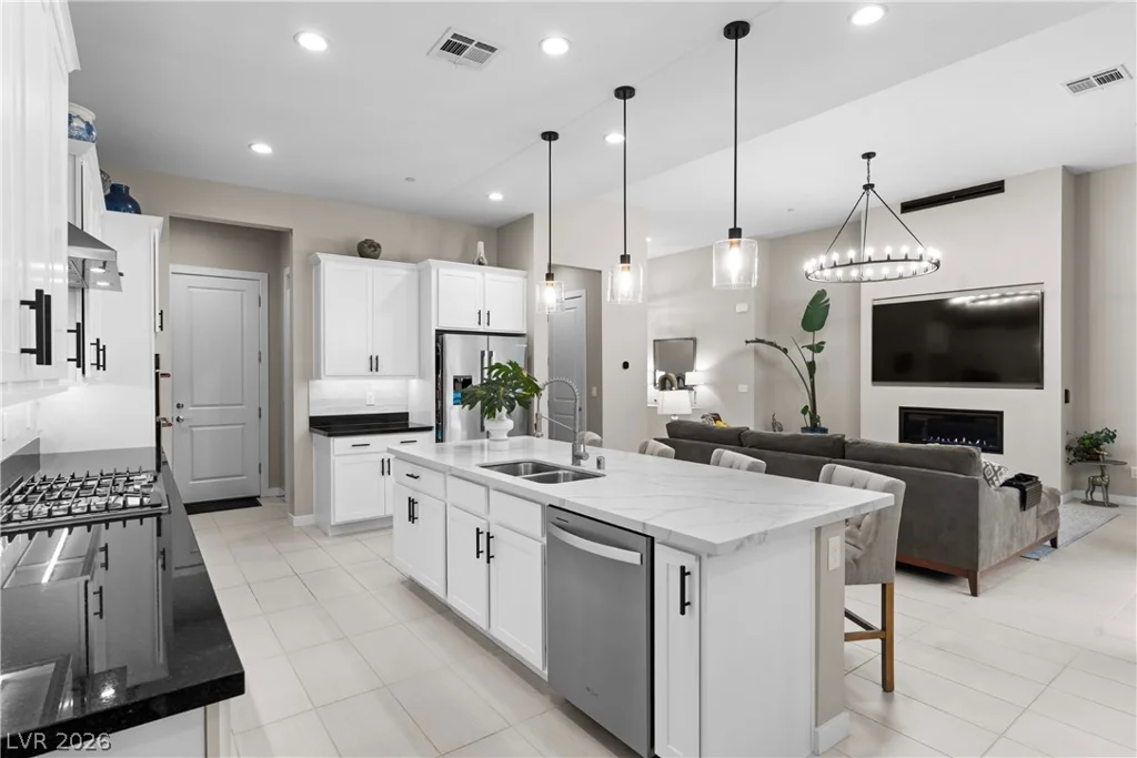 407 Gandara, Las Vegas, NV 89138