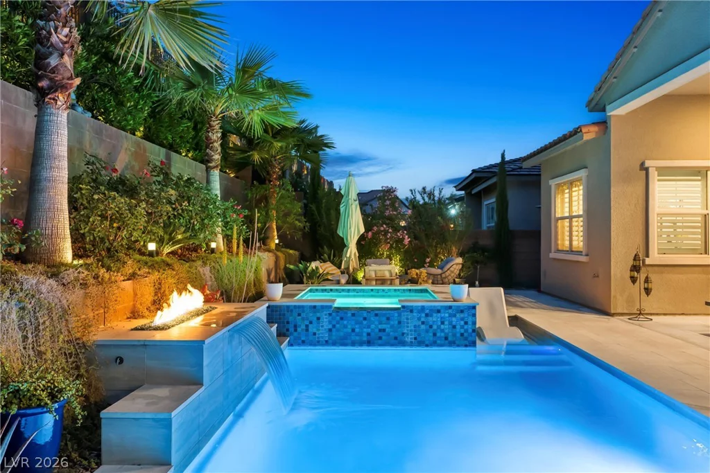 407 Gandara, Las Vegas, NV 89138