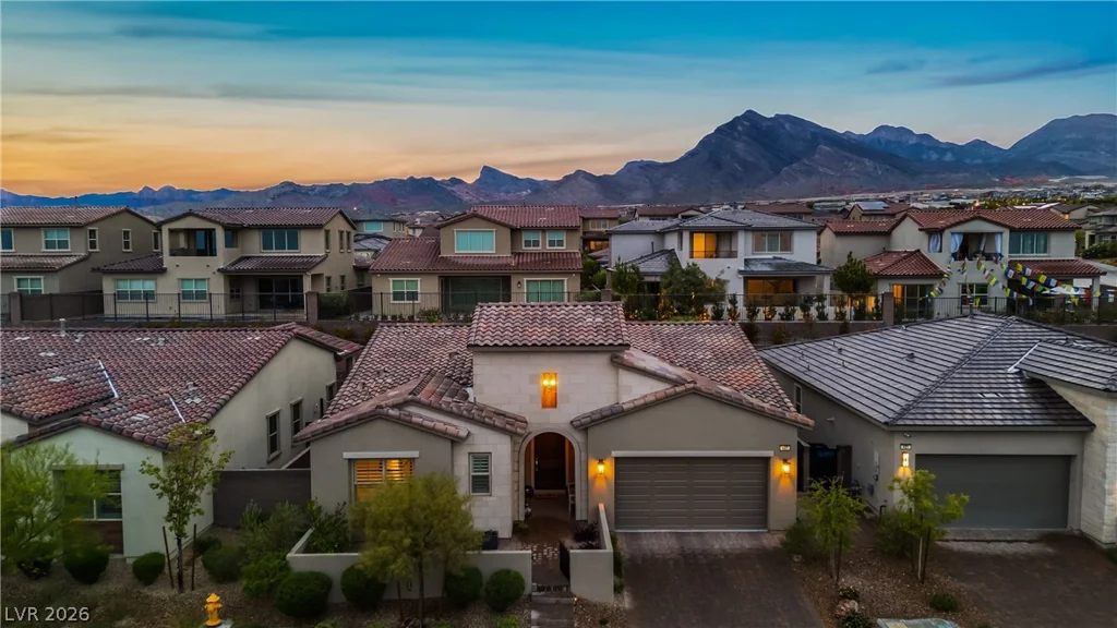 407 Gandara, Las Vegas, NV 89138