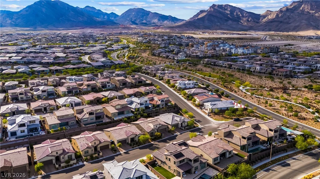 407 Gandara, Las Vegas, NV 89138