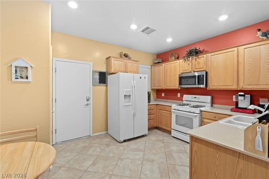 2556 Cosmic Dust, Henderson, NV 89044
