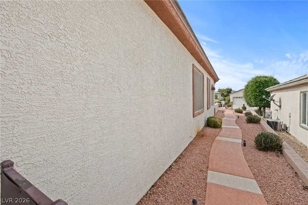 2556 Cosmic Dust, Henderson, NV 89044