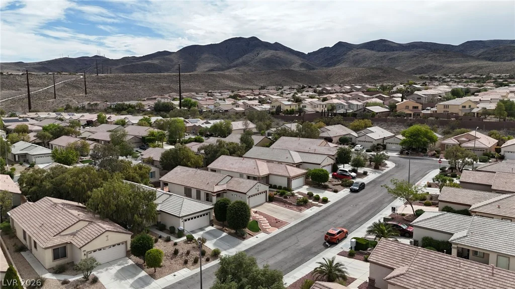 2556 Cosmic Dust, Henderson, NV 89044