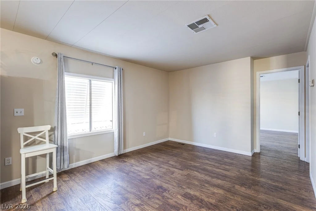 4557 Royal Ridge, Las Vegas, NV 89103
