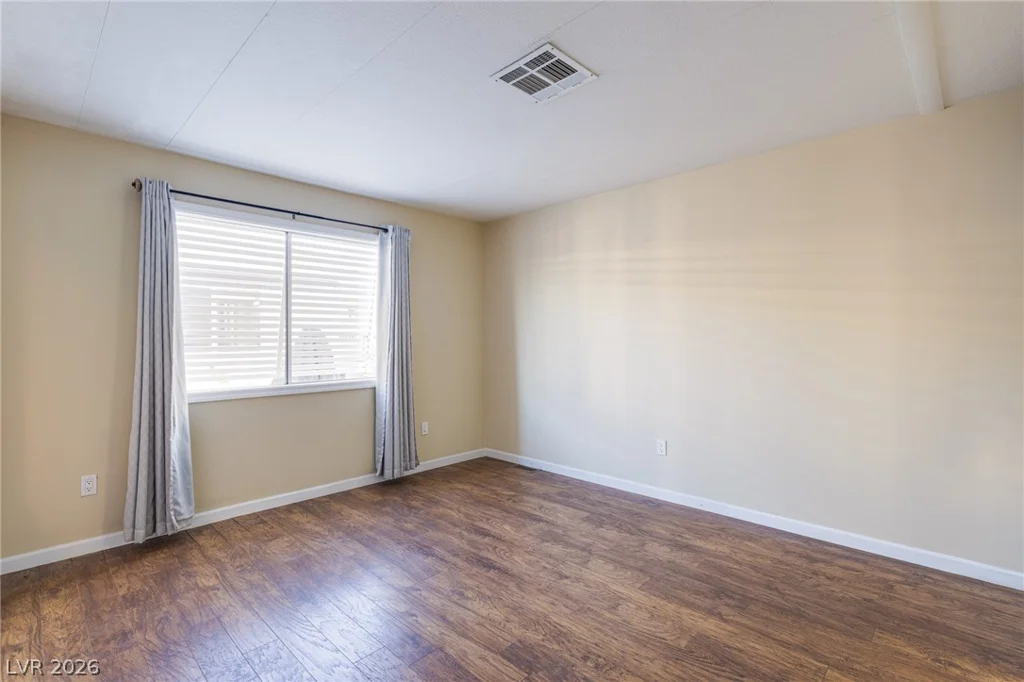 4557 Royal Ridge, Las Vegas, NV 89103