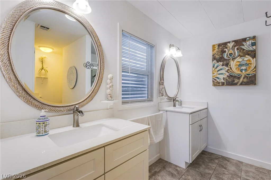 4557 Royal Ridge, Las Vegas, NV 89103