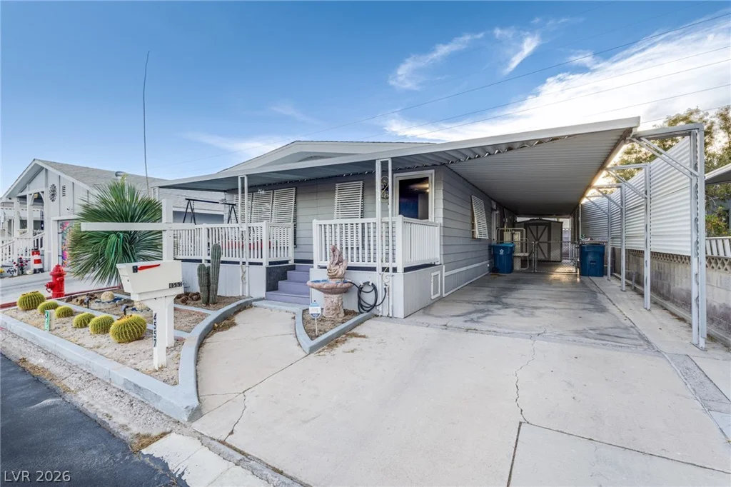 4557 Royal Ridge, Las Vegas, NV 89103