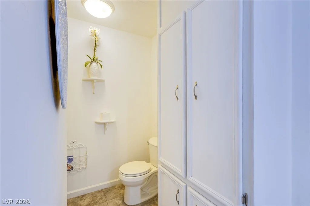 4557 Royal Ridge, Las Vegas, NV 89103