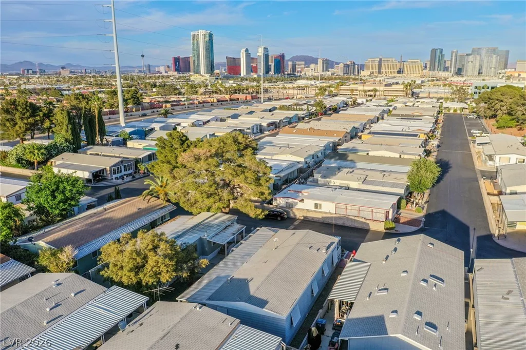 4557 Royal Ridge, Las Vegas, NV 89103