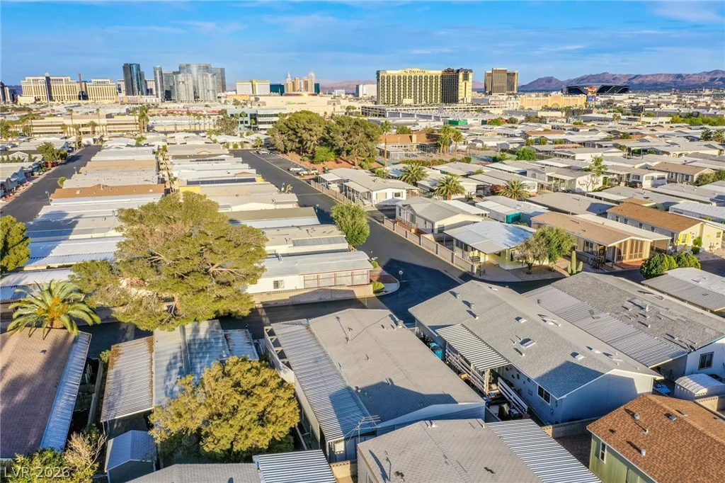4557 Royal Ridge, Las Vegas, NV 89103