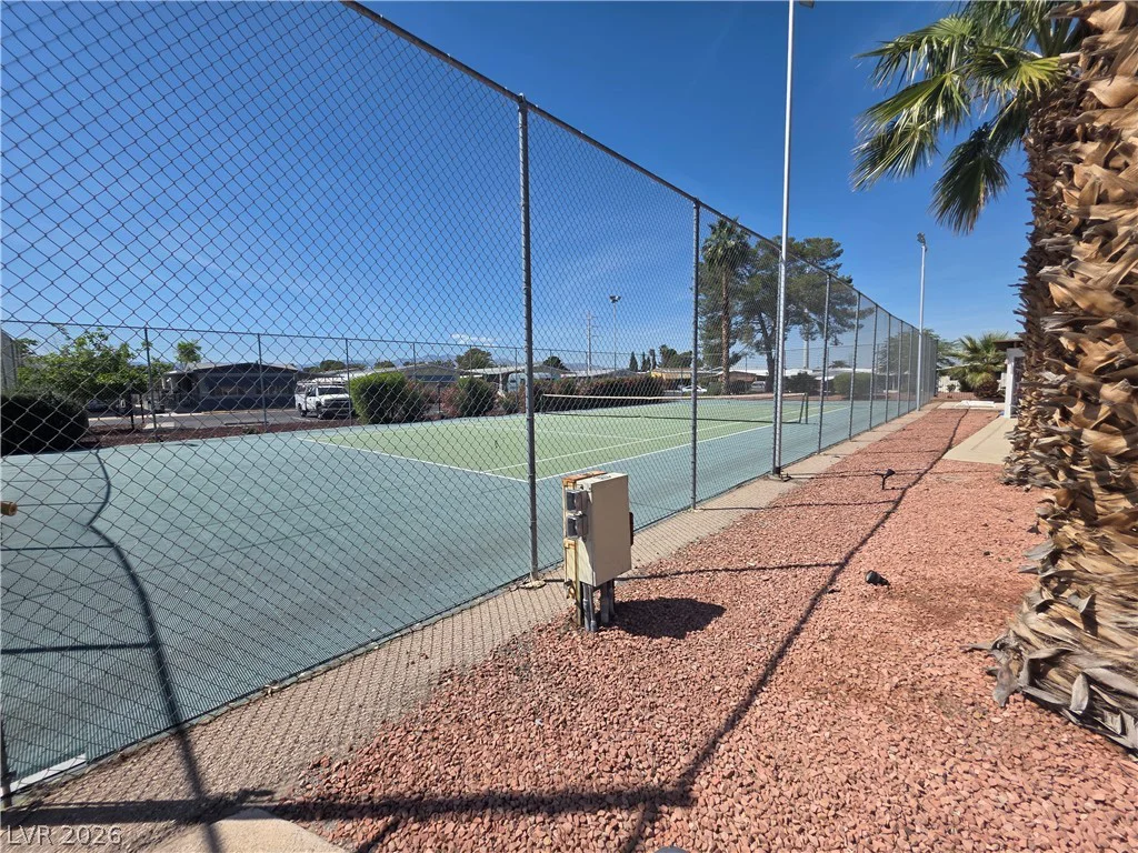 4557 Royal Ridge, Las Vegas, NV 89103