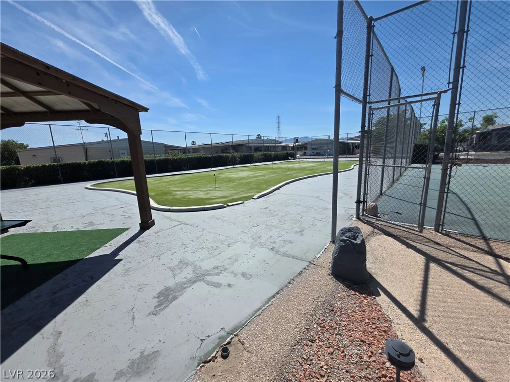 4557 Royal Ridge, Las Vegas, NV 89103