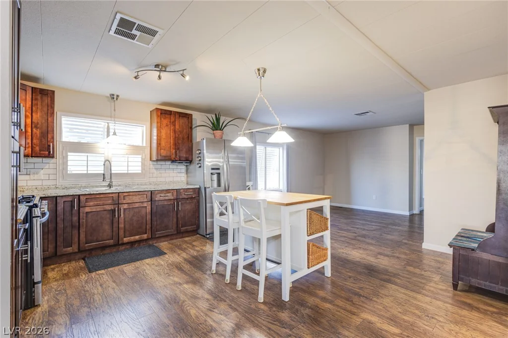4557 Royal Ridge, Las Vegas, NV 89103