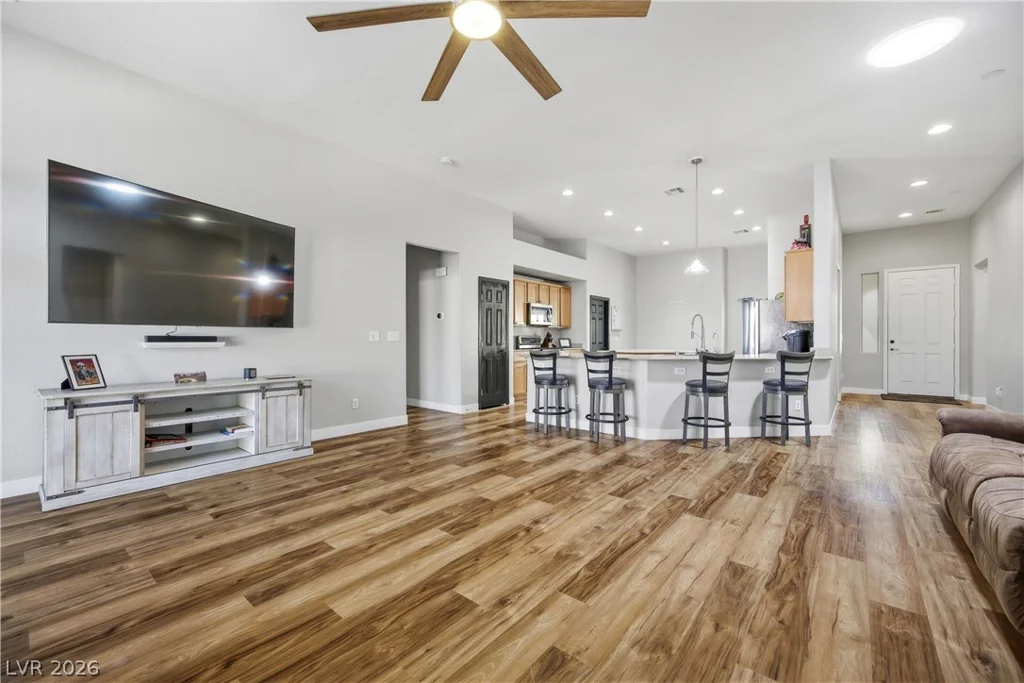 4212 Helens Pouroff, North Las Vegas, NV 89085