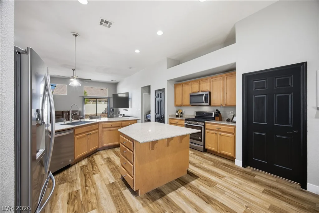 4212 Helens Pouroff, North Las Vegas, NV 89085