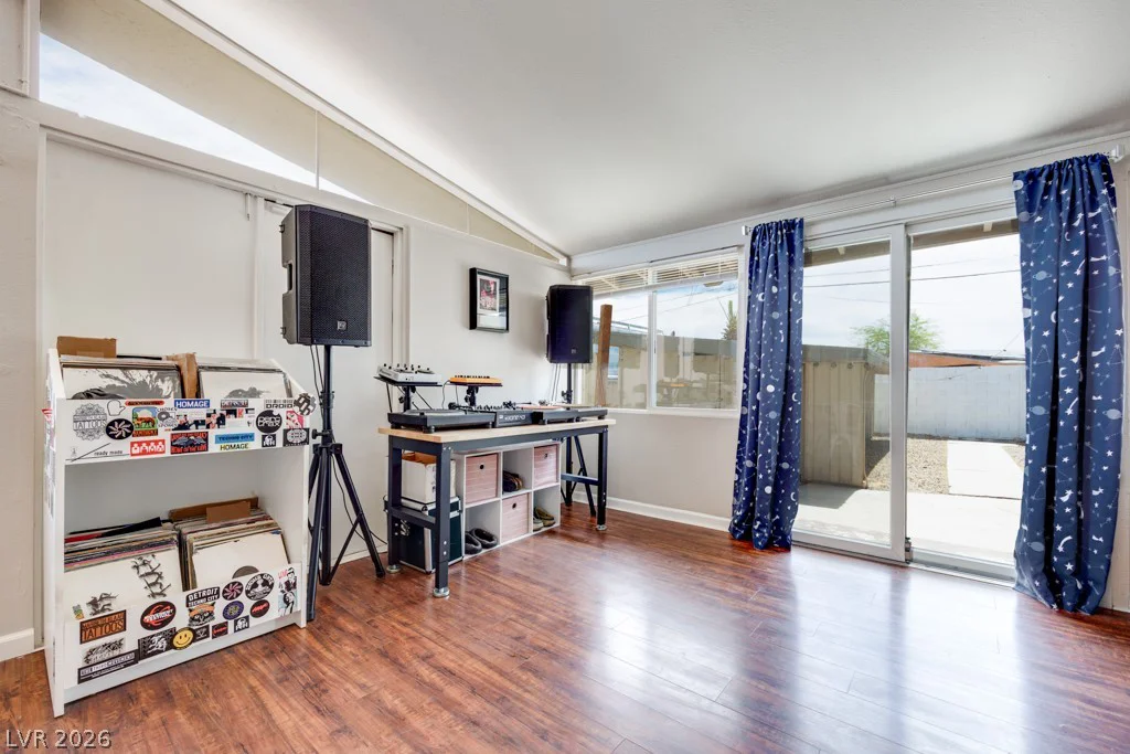 706 Upland, Las Vegas, NV 89107