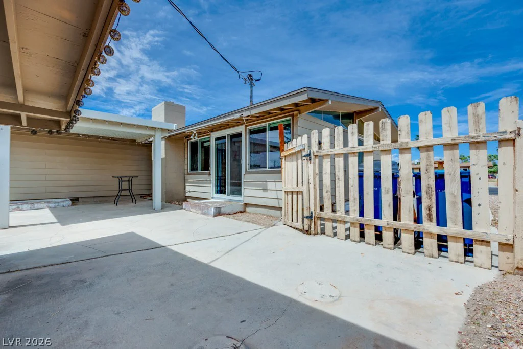 706 Upland, Las Vegas, NV 89107