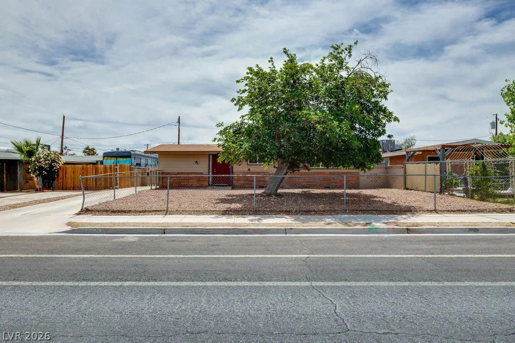 706 Upland, Las Vegas, NV 89107