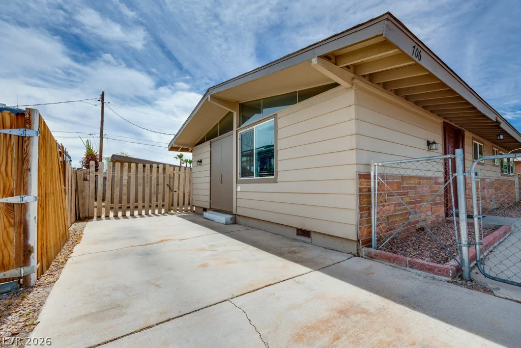 706 Upland, Las Vegas, NV 89107