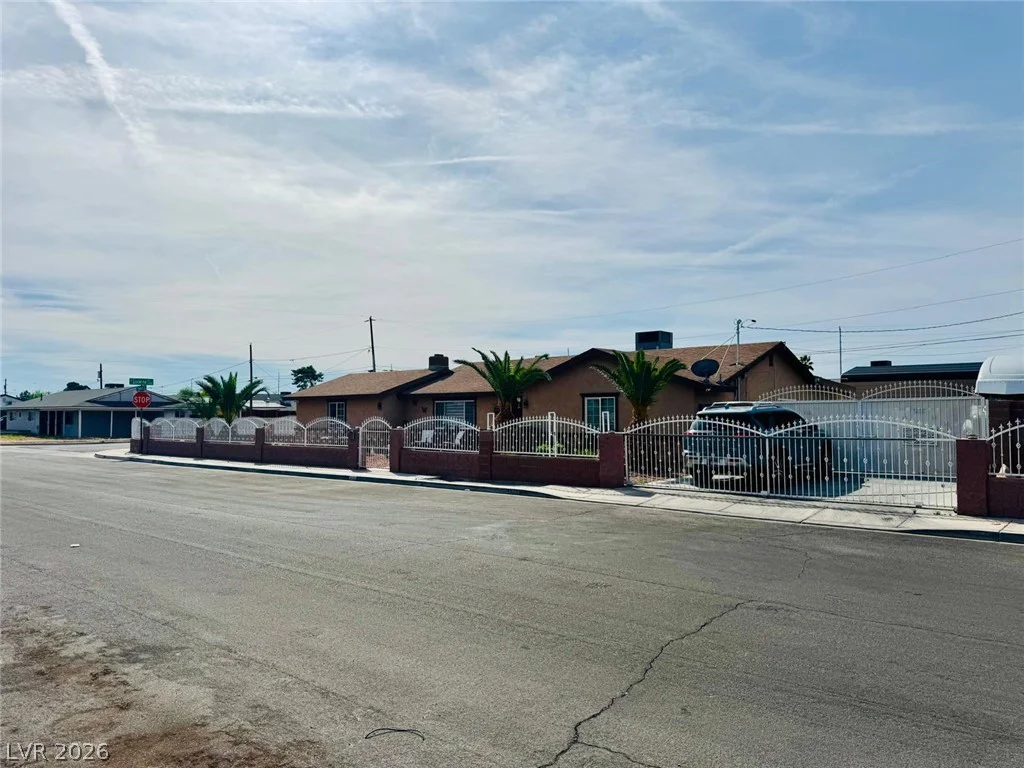 4679 Cleveland, Las Vegas, NV 89104