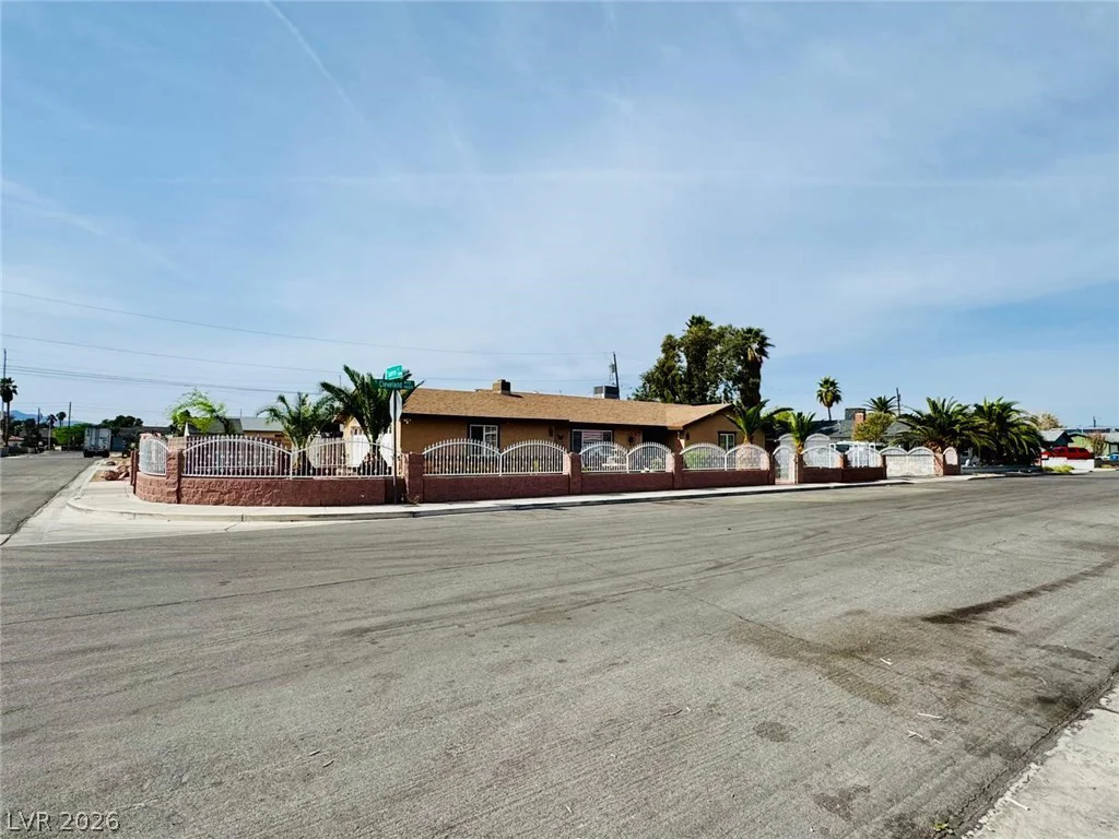 4679 Cleveland, Las Vegas, NV 89104